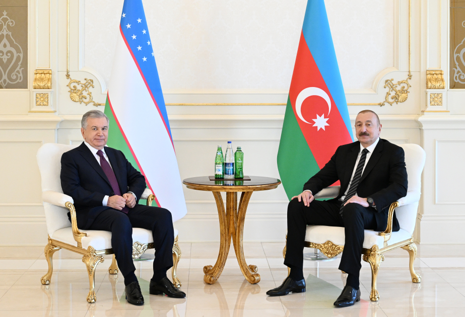 President Ilham Aliyev, President Shavkat Mirziyoyev hold one-on-one meeting (VIDEO)