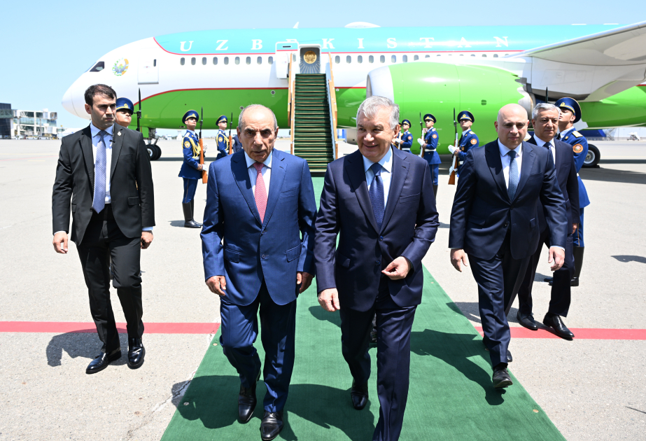 President of Uzbekistan arrives in Azerbaijan for state visit (PHOTO)