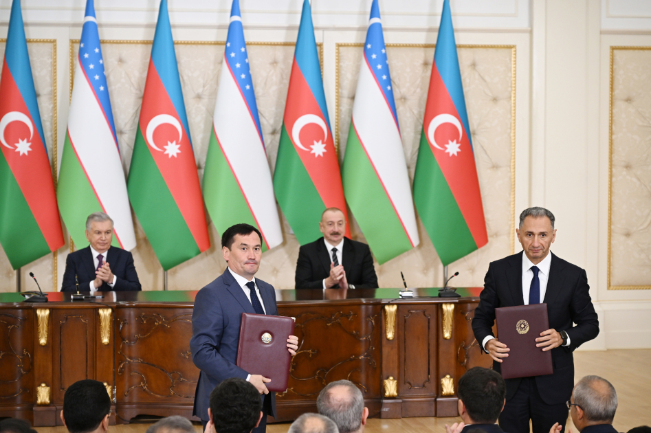 Azerbaijan, Uzbekistan exchange signed documents (PHOTO/VIDEO)