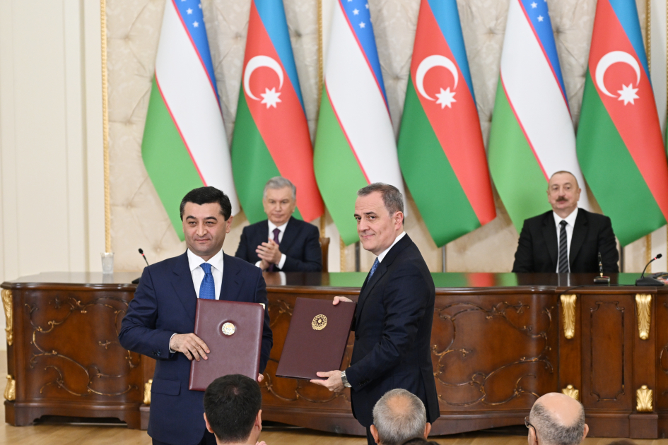 Azerbaijan, Uzbekistan exchange signed documents (PHOTO/VIDEO)