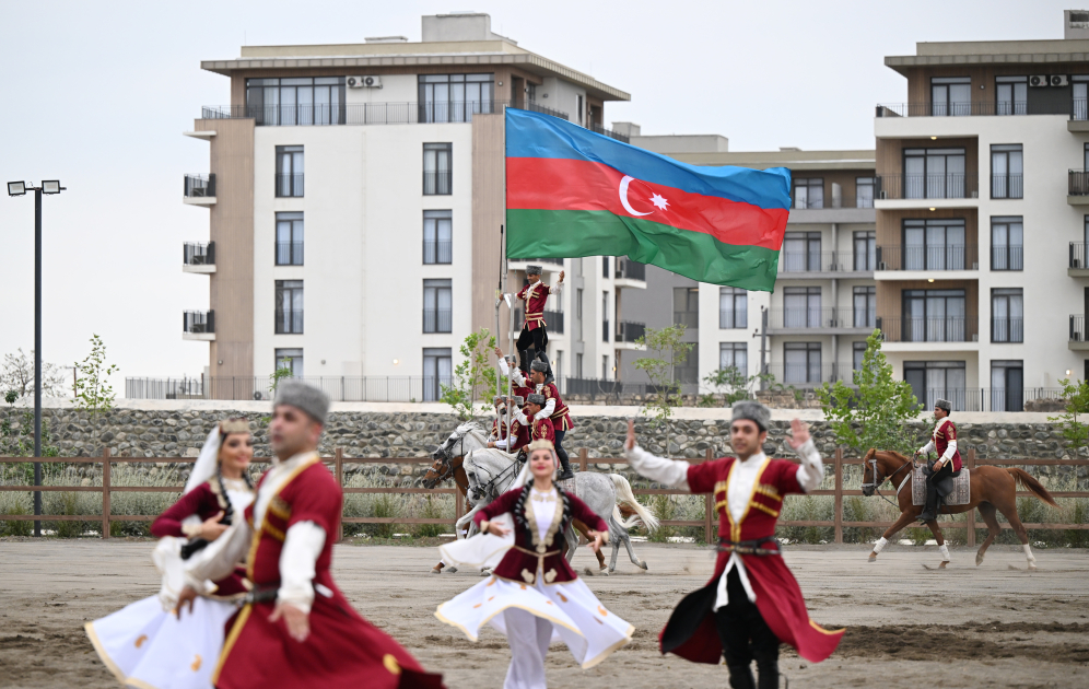 President Ilham Aliyev and ECO Summit participants watch "Victory" show of Karabakh horses at "Imarat" Complex in Aghdam (PHOTO/VIDEO)