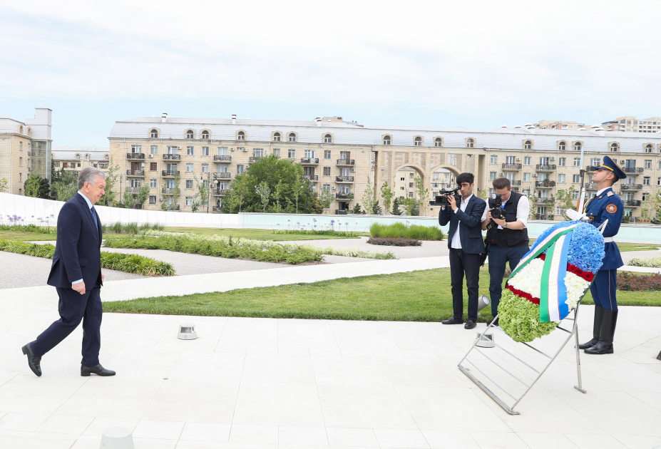 President of Uzbekistan visits Victory Park in Azerbaijan's Baku (PHOTO)