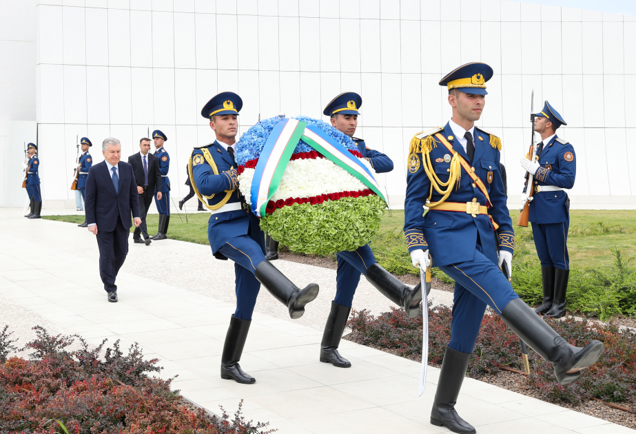 President of Uzbekistan visits Victory Park in Azerbaijan's Baku (PHOTO)