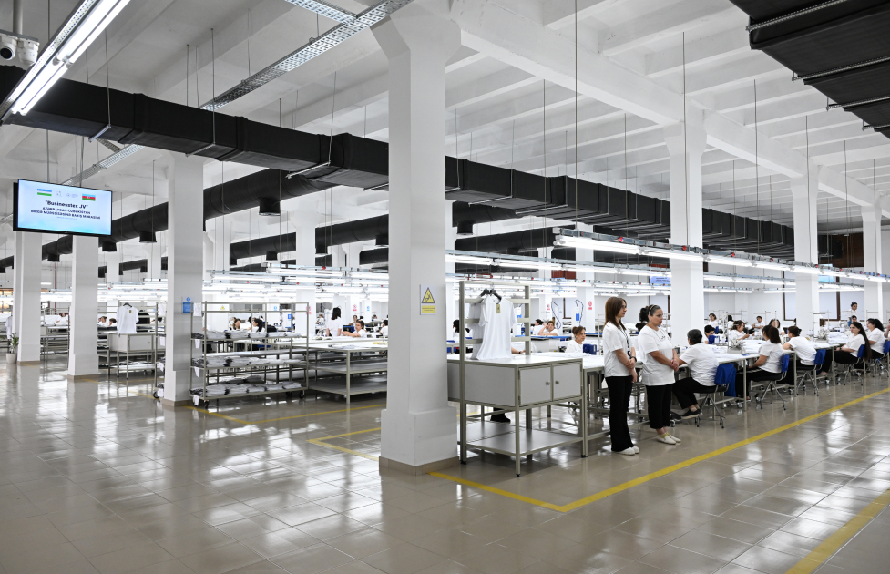 President Ilham Aliyev and President Shavkat Mirziyoyev review operations of Businesstex JV sewing factory in Khankendi (PHOTO/VIDEO)