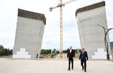 President Ilham Aliyev reviews construction works at Victory Park in Khankendi (PHOTO/VIDEO)