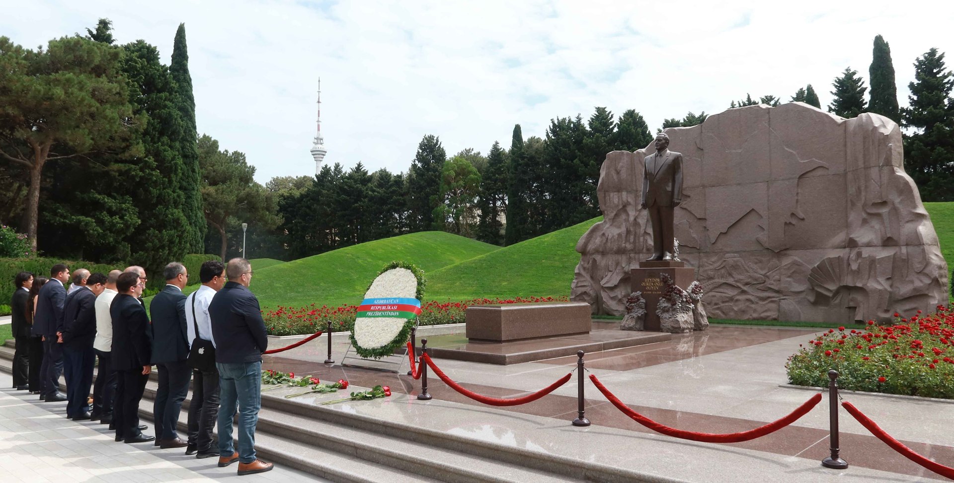 Moroccan journalists make visit to Azerbaijan (PHOTO)