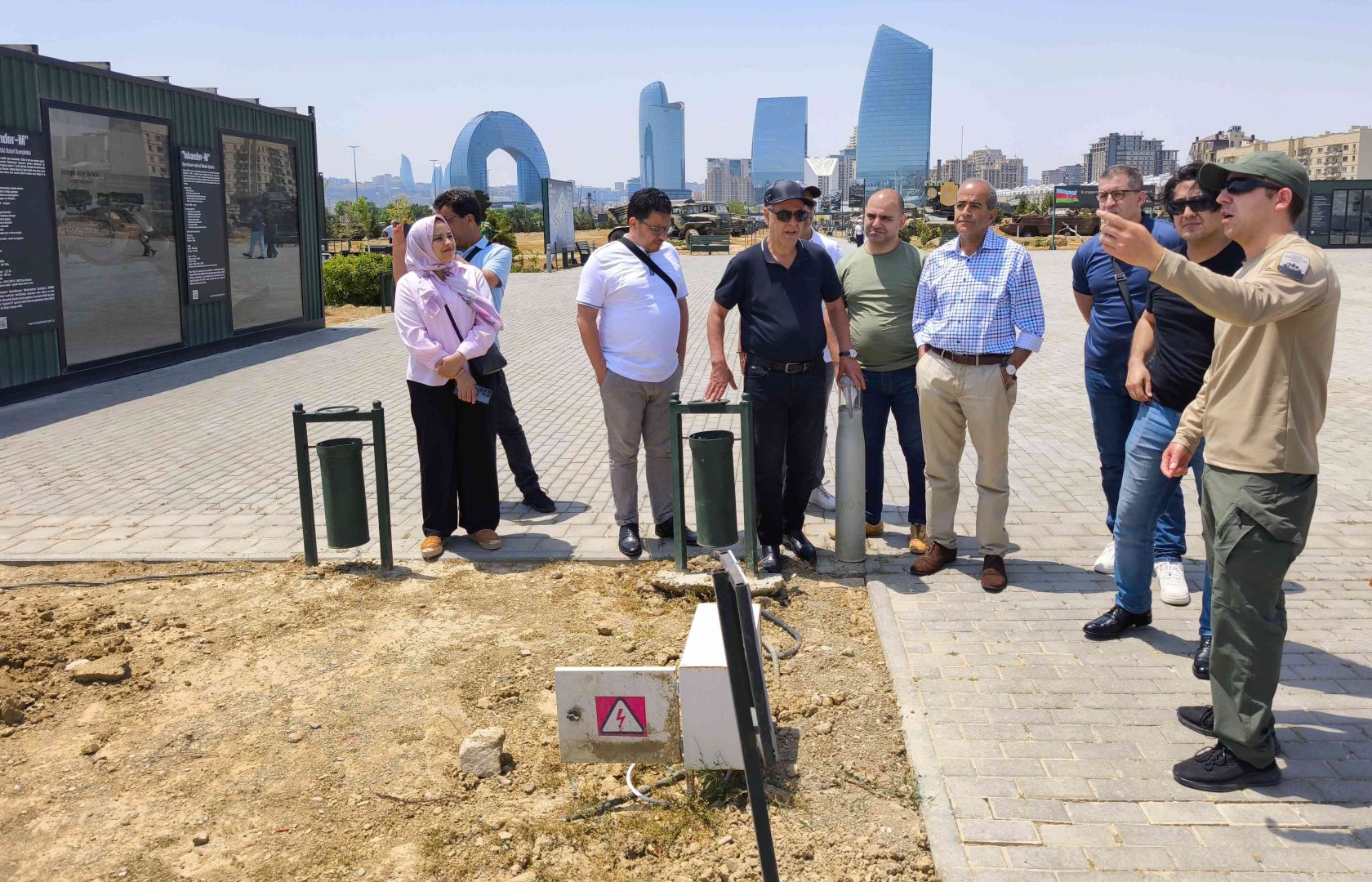Moroccan journalists make visit to Azerbaijan (PHOTO)