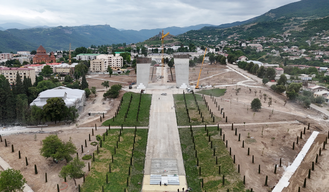 President Ilham Aliyev reviews construction works at Victory Park in Khankendi (PHOTO/VIDEO)