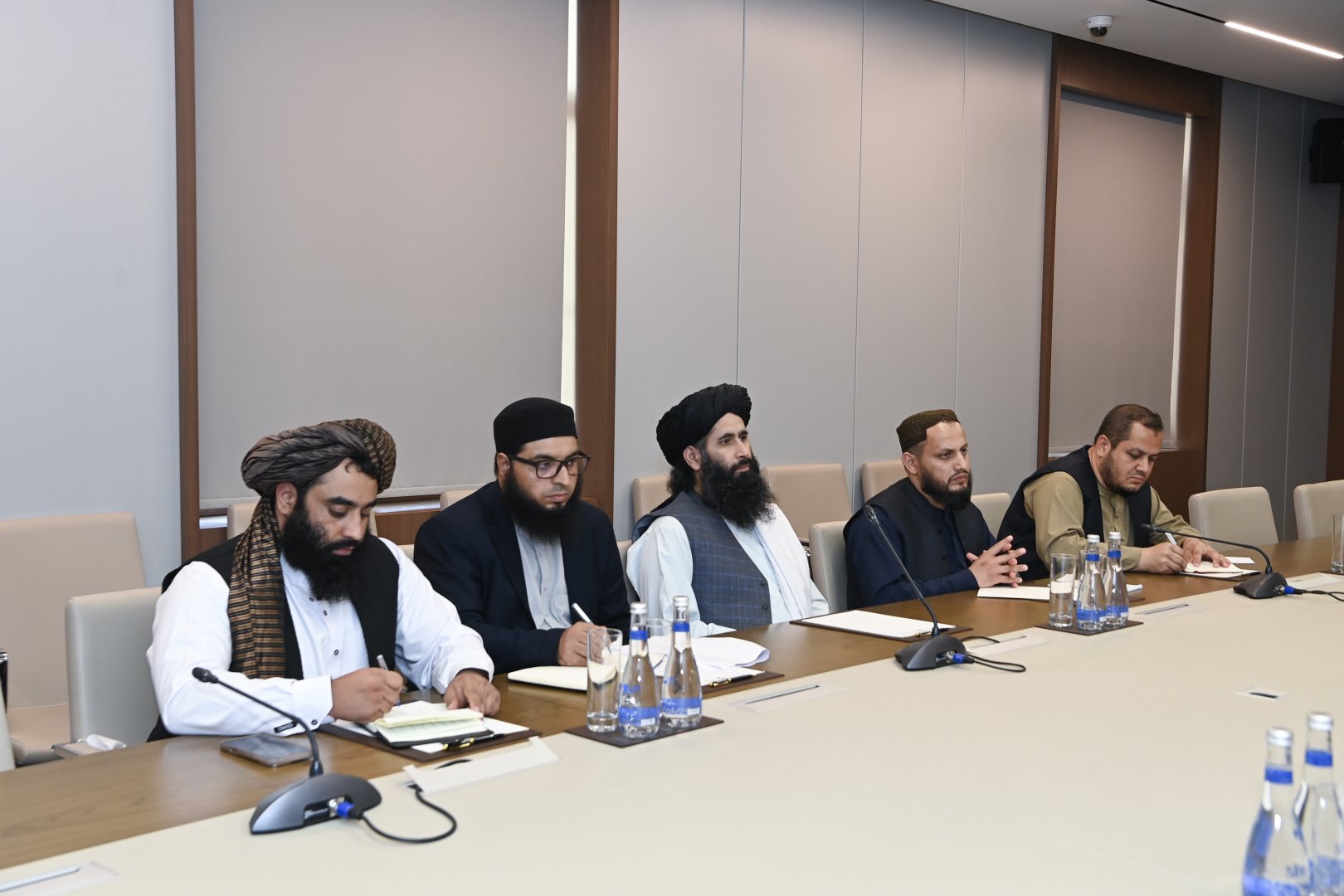 Azerbaijan, Afghanistan hold constructive talks on regional affairs (PHOTO)