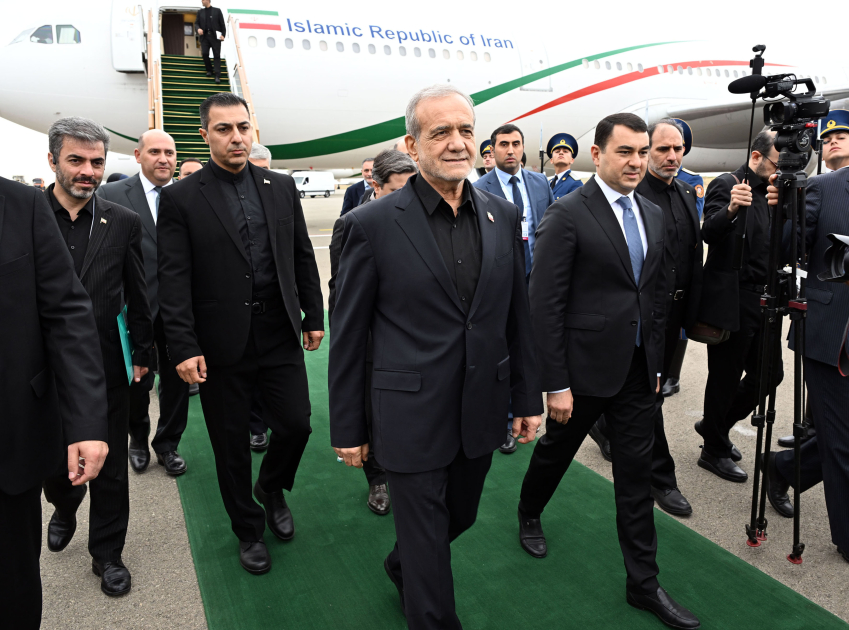 Iran's Pezeshkian arrives in Azerbaijan (PHOTO)