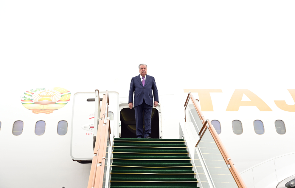 President of Tajikistan begins his visit to Azerbaijan