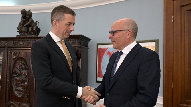 Serbian FM reaffirms EU commitment in talks with German MP (PHOTO)