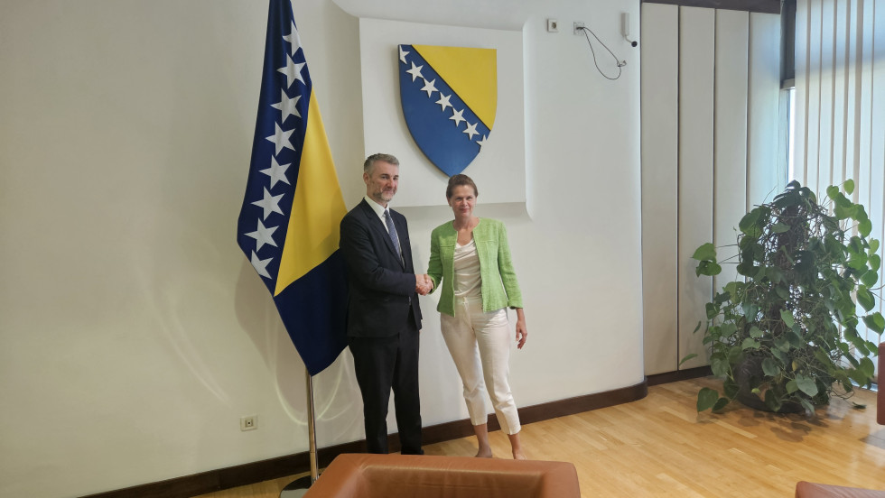 Slovenia, Bosnia focus on transport cooperation to link Western Balkans