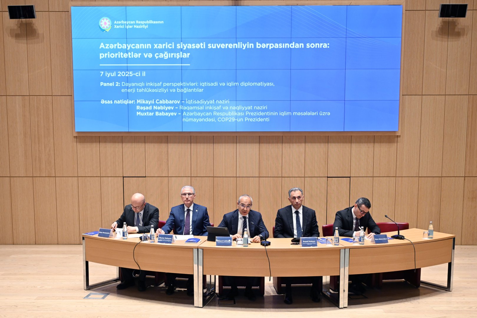 Azerbaijan explores ways to boost private sector entry into global markets