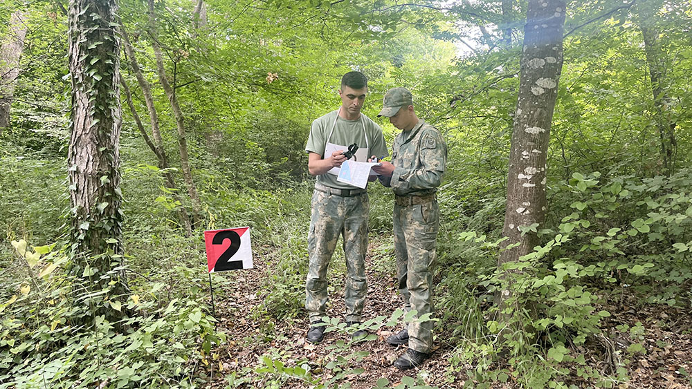 Azerbaijani soldiers compete in Army-led orienteering event (PHOTO)