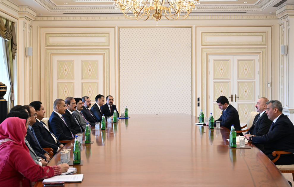 President Ilham Aliyev receives delegation led by Speaker of Pakistan's National Assembly (PHOTO/VIDEO)