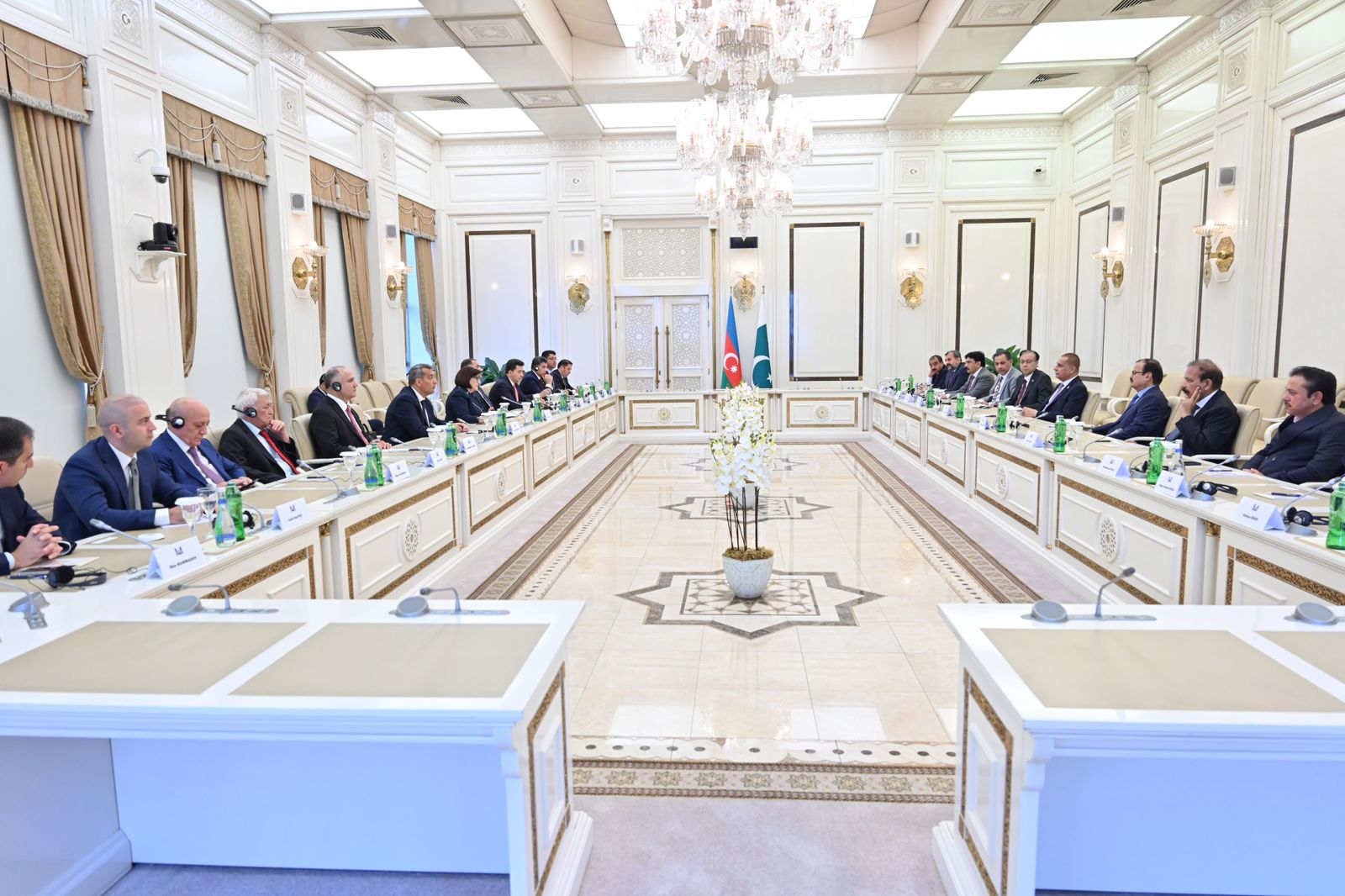 Azerbaijan, Pakistan debate current state of strategic relations (PHOTO)
